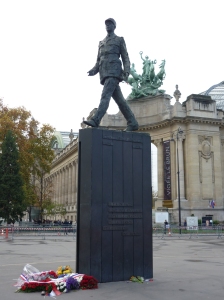 Charles de Gaulle statue on Avenue des Champs-Élysées